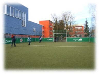 Bild1 Errichtung eines Streetsoccerfeldes und Durchführung von Turnieren