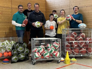 Ballübergabe Neue Fuß-, Foot- und Basketbälle für den Sportunterricht (2023, Kosten 3300 €)
