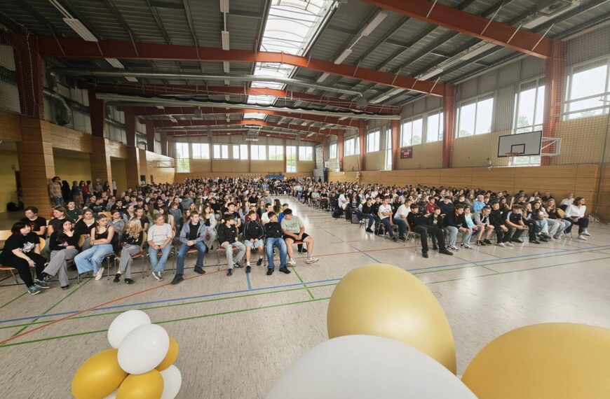 Traditionelle Bestenehrung zum Schuljahresabschluss